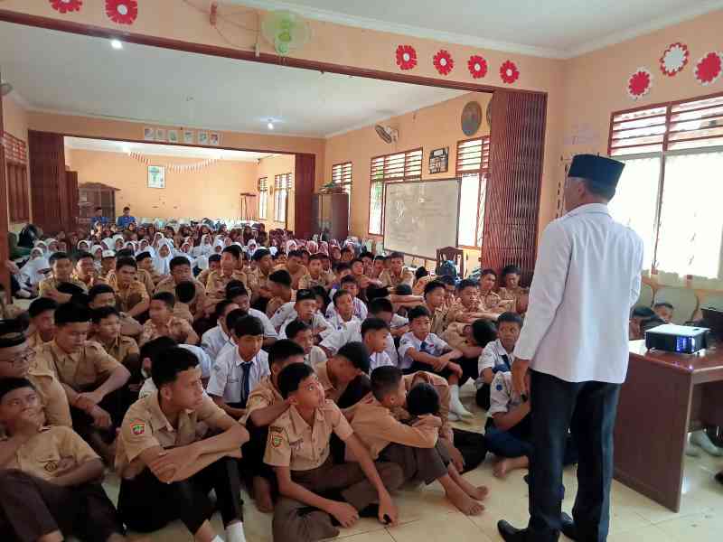 Ceramah Berkelas Di Ruang Kelas