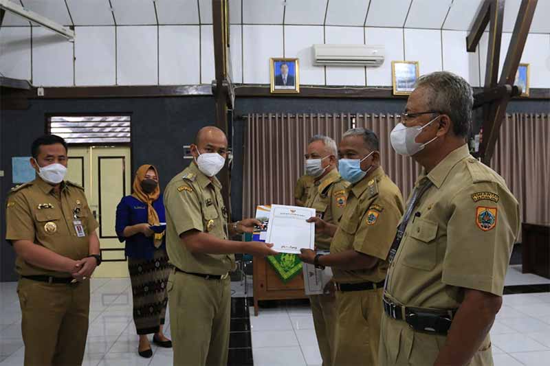 Gaji Pensiunan PNS 2025, Pengambilan Melalui Kantos POS Mulai 1 Juli 2025