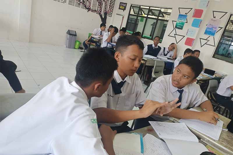 Kunci Jawaban Bahasa Indonesia Kelas 8 SMP MTS Halaman 134 Kurikulum Merdeka Kegiatan 9