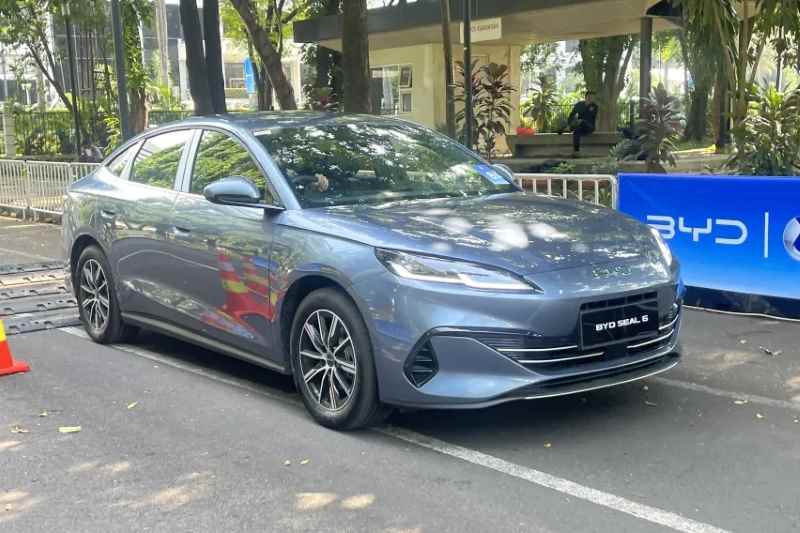 BYD Seal 6 DM-i Jadi Mobil Hybrid Favorit 2026, Simak Keunggulan dan Fitur Pintar yang Banyak Dibicarakan
